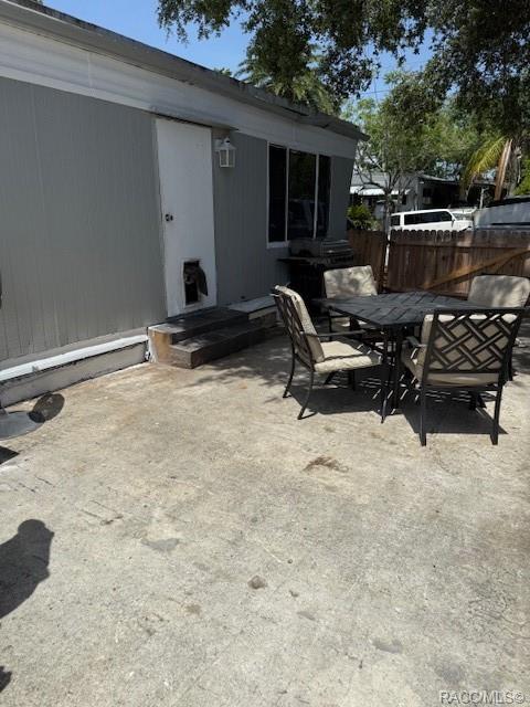 11333LeisureLnBkyard